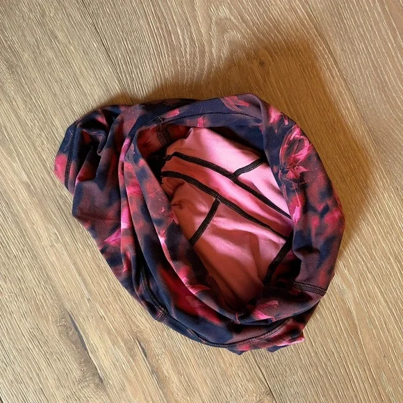 Lululemon Women's biker short size 6 - Picture 3 of 4